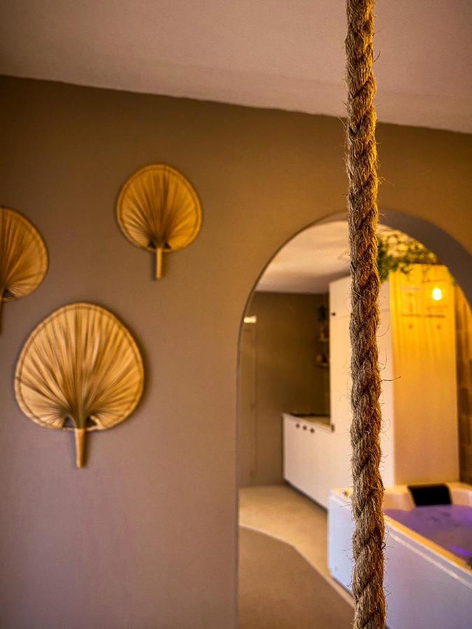 Love Room Suite Bali - Auray En Bretagne Brech Экстерьер фото
